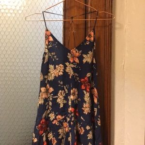 Floral Backless V-Neck Strappy Mini Dress 🌸